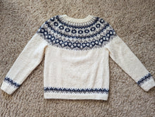 Load image into Gallery viewer, Hand knit Icelandic wool sweater
