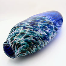 Load image into Gallery viewer, The Whale vase
