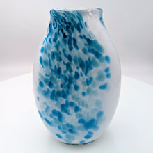 Load image into Gallery viewer, The fish vase
