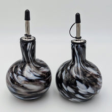 Load image into Gallery viewer, Oil bottle with cap - Granite mix
