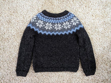 Load image into Gallery viewer, Hand knit Icelandic wool sweater
