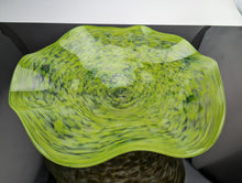 Load image into Gallery viewer, Mossy green plate bowl
